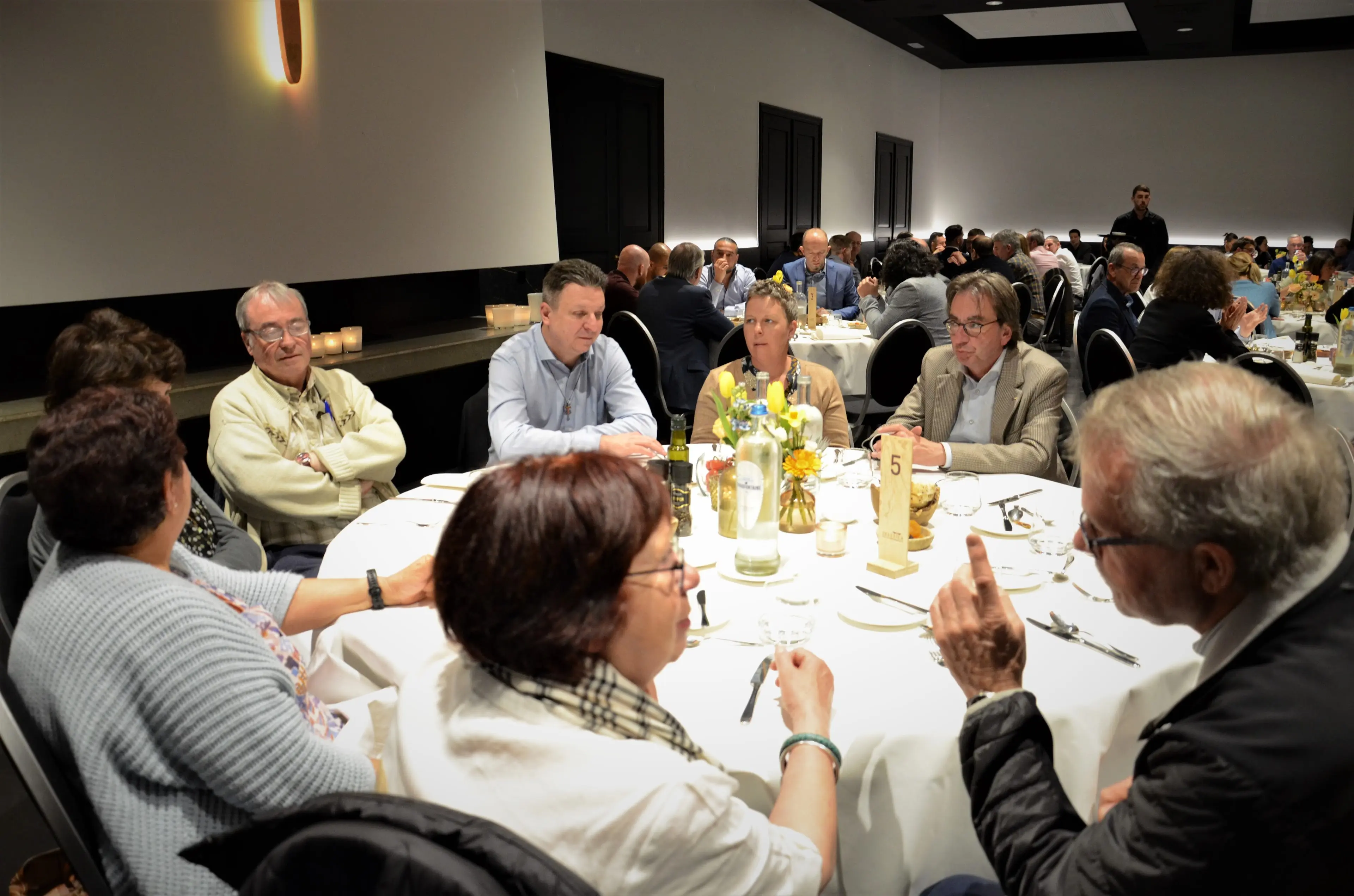 news-limburg-komt-samen-tijdens-iftar-van-10